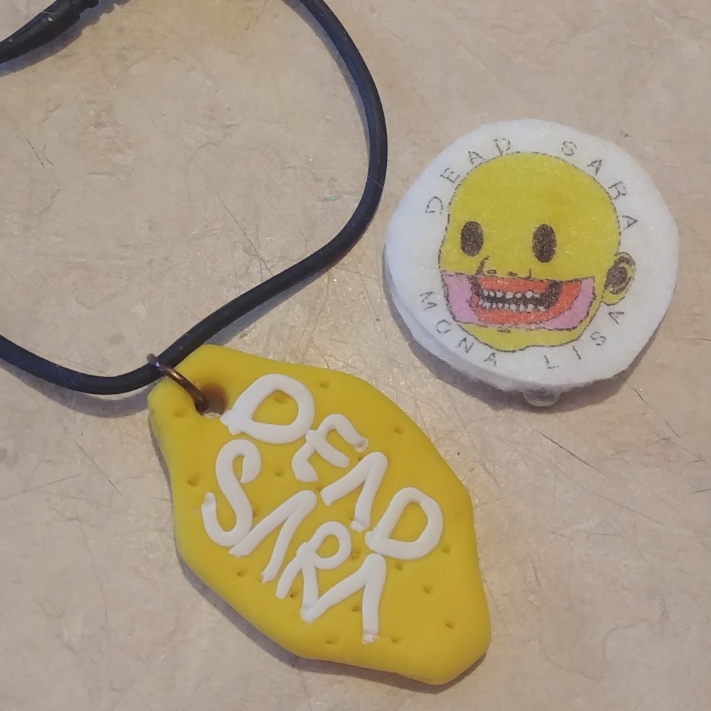 Dead Sara Lemon Scent and Button